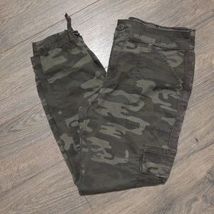 Social Standard By Sanctuary Scout Poplin Surplus Camo Cropped Cargo Pants